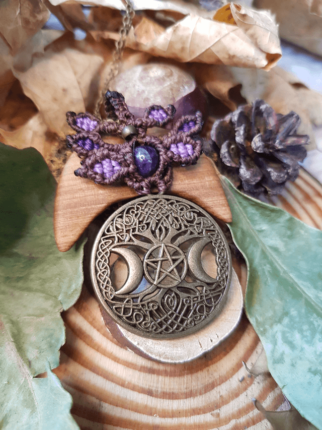 Pendentif "Lune d'Yggdrasil"