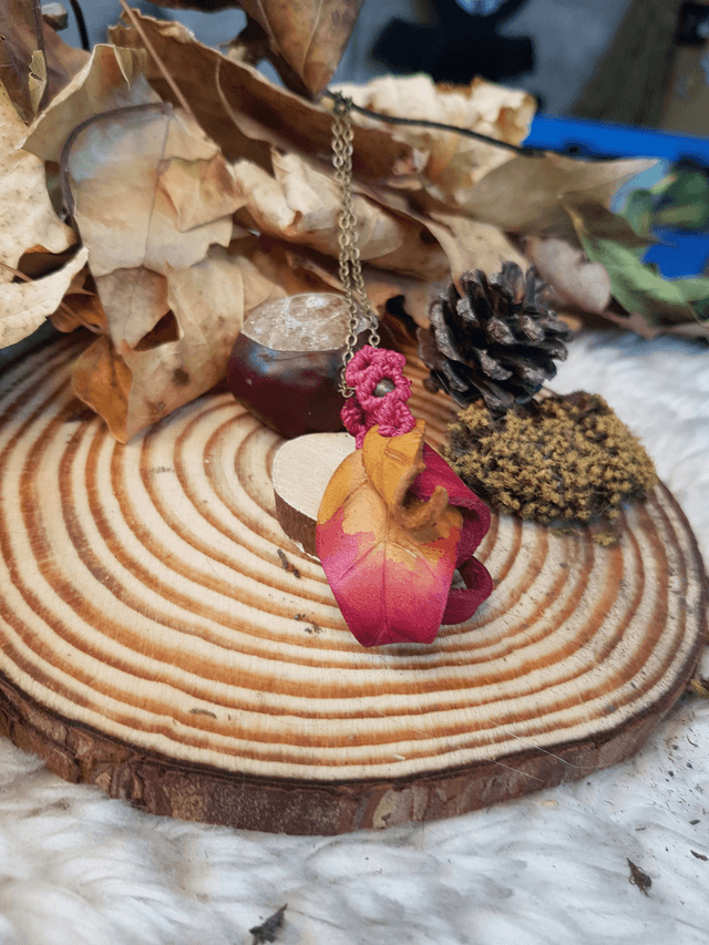 Pendentif "Feuilles d'Yggdrasil" Rouge et Jaune